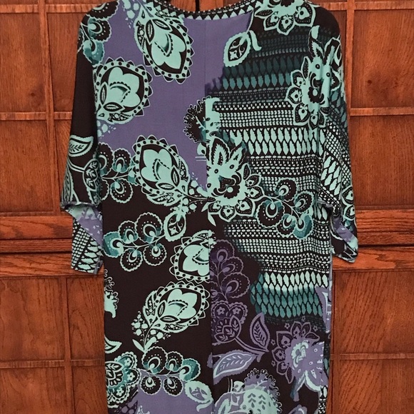 EUC PRINTED DOLMAN SLEEVE DRESS. TAPPERS TOP TO BOTTOM. SZ 2. BEAUTIFUL COLORS. - Picture 2 of 5